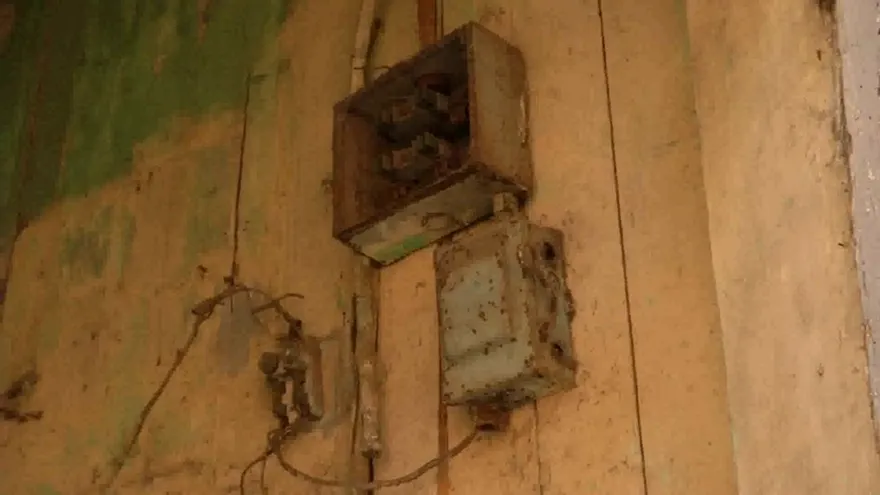 Familias en casas condenadas en San Felipe piden ayuda