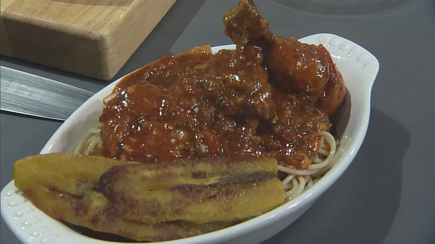 Macarrones con pollo guisado