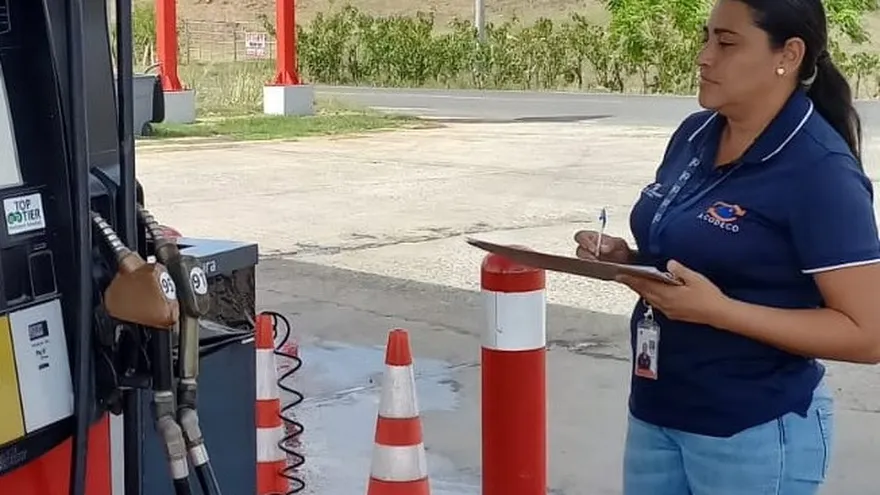 Operativo de la Acodeco en esatciones de combustibles