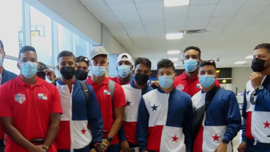 El equipo U23  de Panamá rumbo a México.