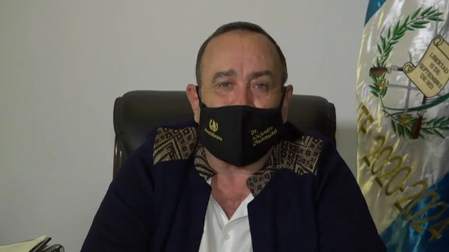El presidente de Guatemala se contagió de covid-19