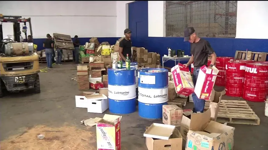 Aduanas descartan mercancía de contrabando decomisada