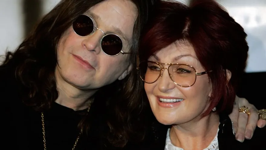 Ozzy Osbourne junto a su esposa Sara en una fotografía del 2007.