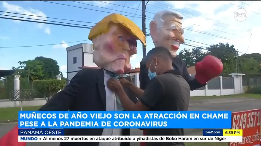 Muñecos de Año Viejo adornan la Vía Interamericana