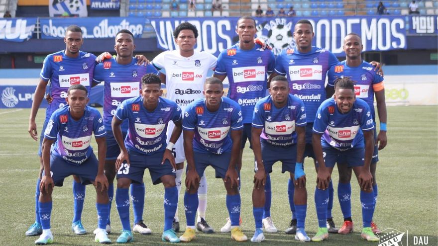 Jugadores del Deportivo Árabe Unido