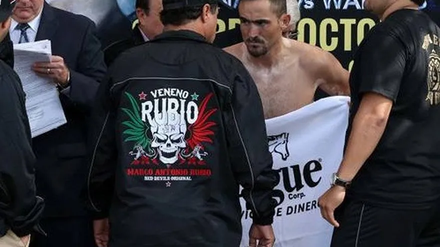 Veneno Rubio pierde el título en la báscula