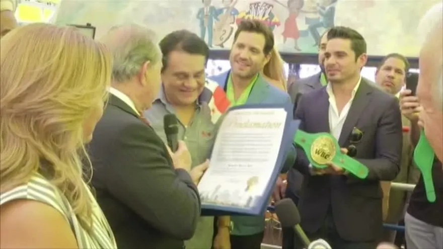 Durán es homenajeado en Miami