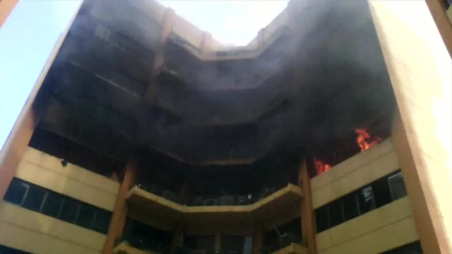 Dos muertos en incendio en ministerio de Hacienda de El Salvador