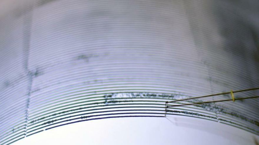 El temblor se registró a las 08.47 hora local (13.47 GMT) con epicentro a 64 kilómetros al suroeste de la localidad de Lomas, en la provincia de Caravelí, y a una profundidad de 17 kilómetros.