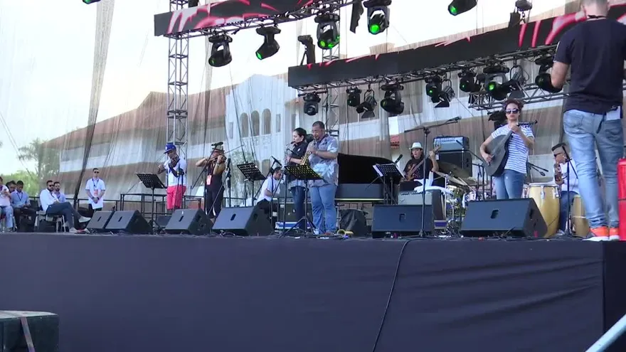 TVN recibe reconocimiento por apoyo al Festival de Jazz