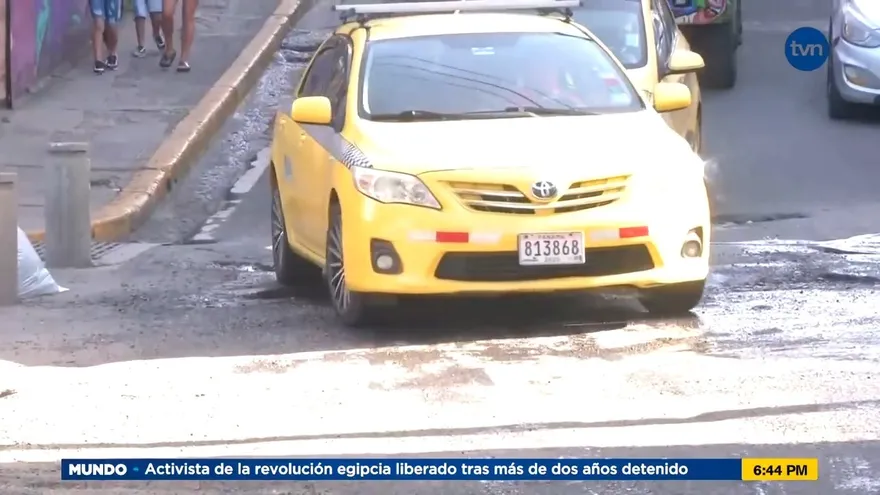 Conductores se quejan del mal estado de la Avenida B