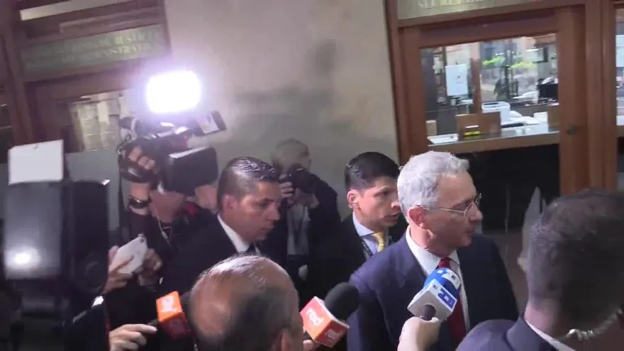 Uribe acude al Supremo de Colombia para una indagatoria