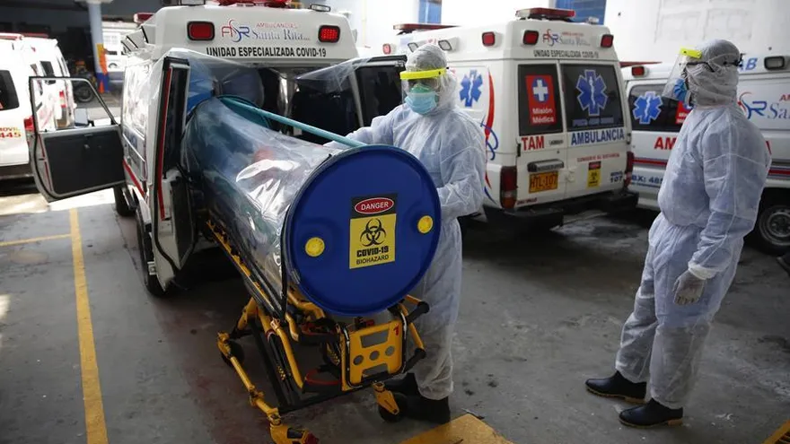 Colombia llega al centenar de muertos por COVID-19 y supera los 2,700 casos