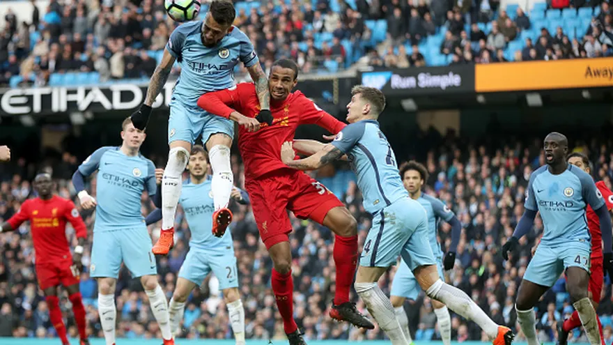 Acción del partido entre el Manchester City y el Liverpool