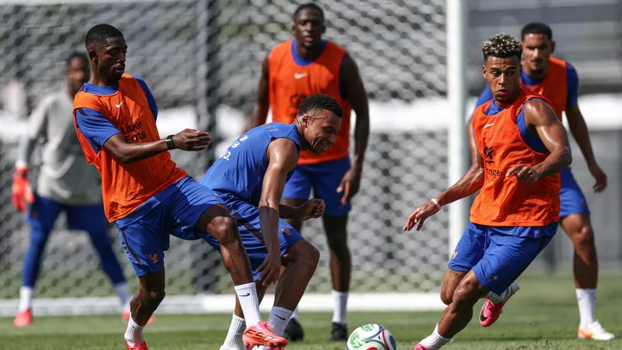 Jugadores de la Selección de Francia en entrenamiento