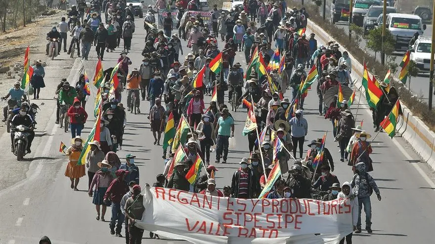 Los bloqueos siguen en Bolivia, en un conflicto cada vez más polarizado