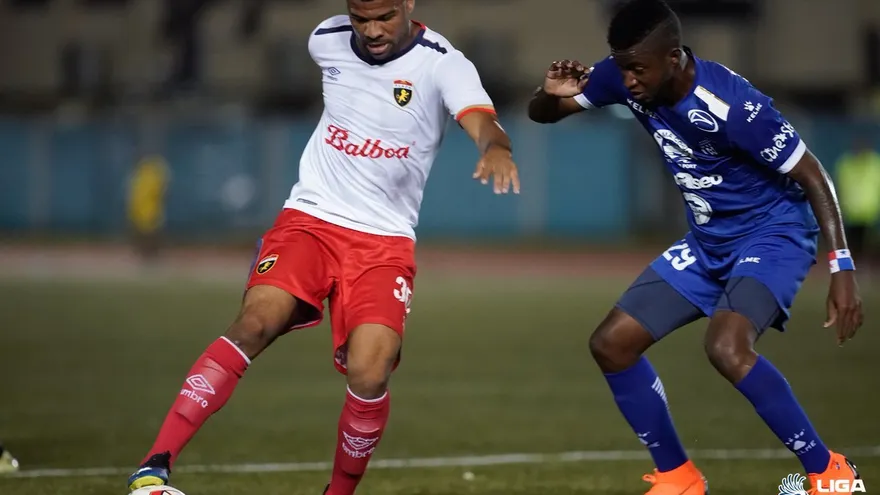 Por la mínima el Plaza Amador venció al Árabe Unido