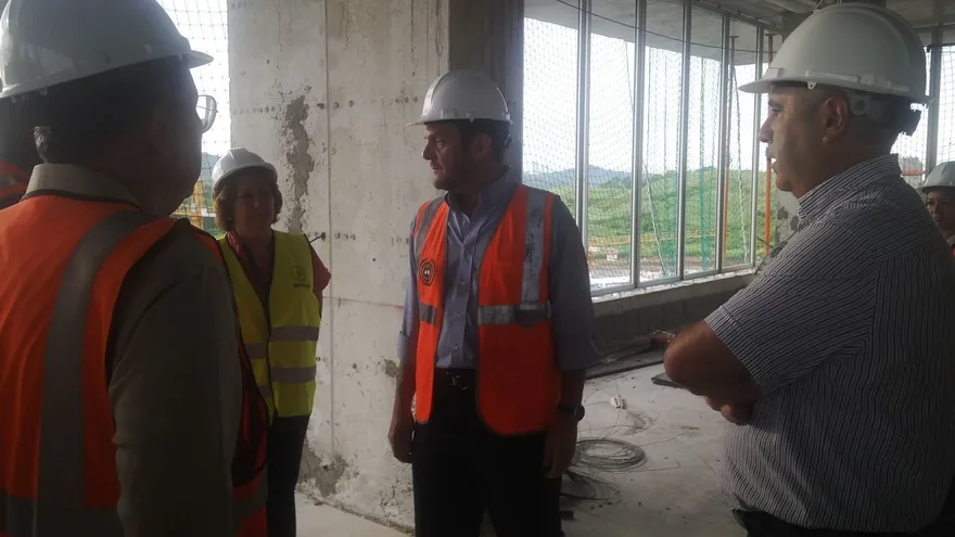 Contralor Federico Humbert inspecciona la Ciudad de la Salud