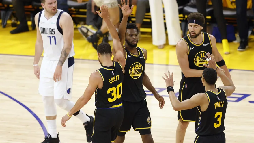 Warriors lucen arrolladores ante los Mavericks en el inicio de la Final del Oeste