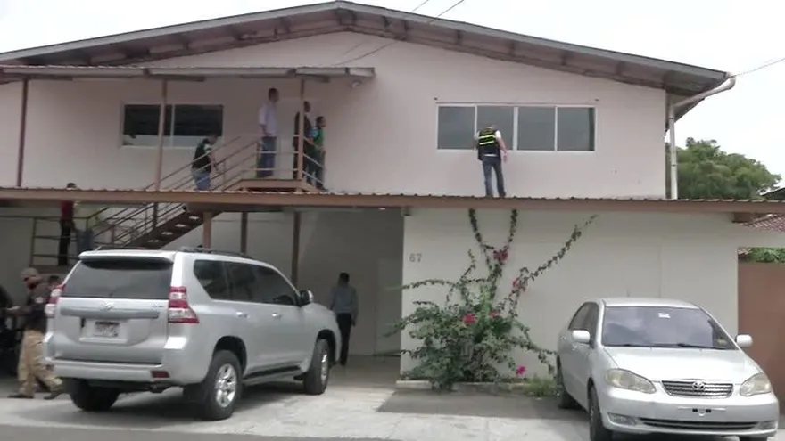 Allanan depósitos de Mossack Fonseca en Parque Lefevre