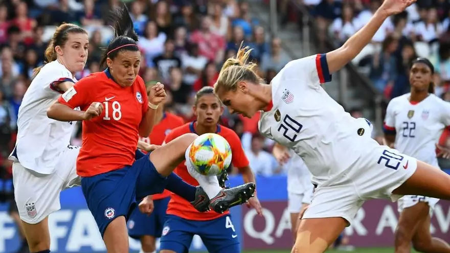 Chile cae ante Estados Unidos pero evita la goleada con un festival de Endler