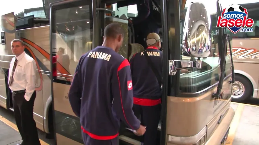 En exclusiva llegada de la Sele en Seattle