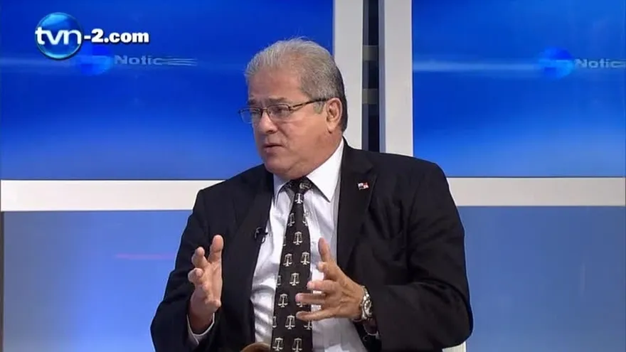 Exdirector de Tránsito sugiere legalizar buses piratas