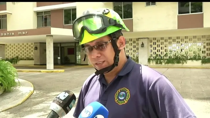 Cuatro personas heridas tras incendio en apartamento