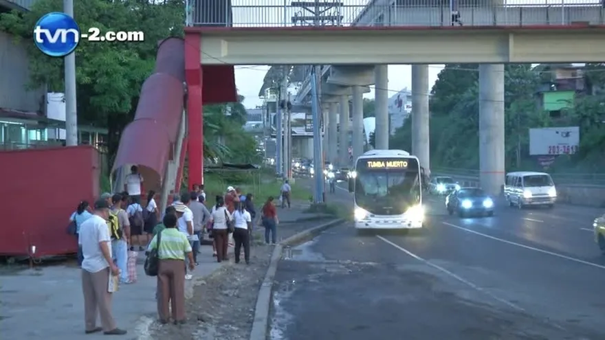 Paro de transporte disgusta a usuarios del transporte en Panamá Este