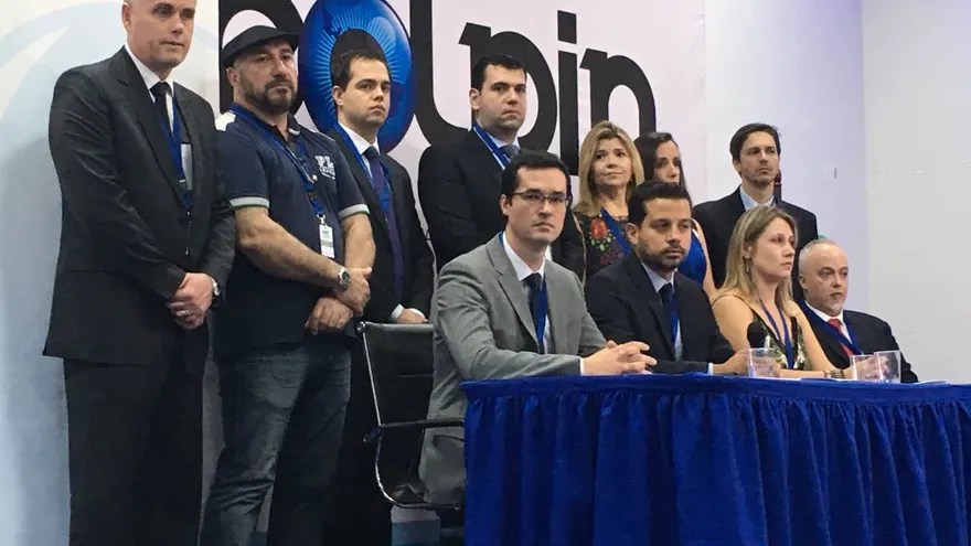 El procurador brasileño Deltan Dallagnol y el equipo de fiscales ofrecen una conferencia de prensa en Panamá.
