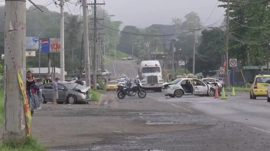 Varios heridos tras colisión en Chilibre