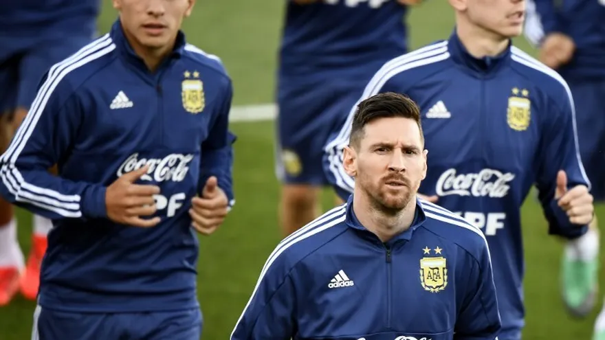 Messi centra la atención en el primer entrenamiento de Argentina en Madrid