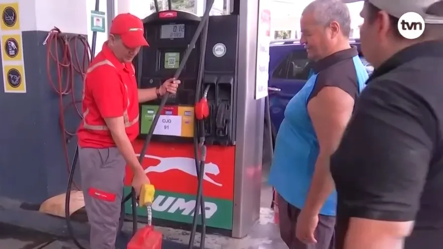 Largas filas de conductores que buscan a combustible en Chiriquí