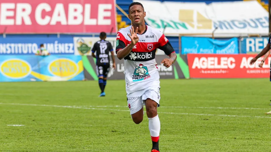 Gabriel Torres anotó en el triunfo de la Liga Deportiva Alajuelense