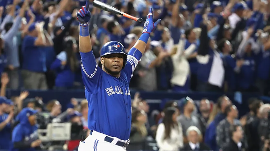 Edwin Encarnación en el undécimo inning dio la victoria a los Azulejos.
