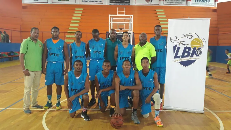 Equipo de baloncesto sub-18 del IPTC