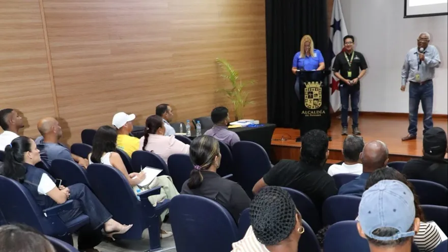 Panama City Mayor Advances Micro-entrepreneur Regularization Program