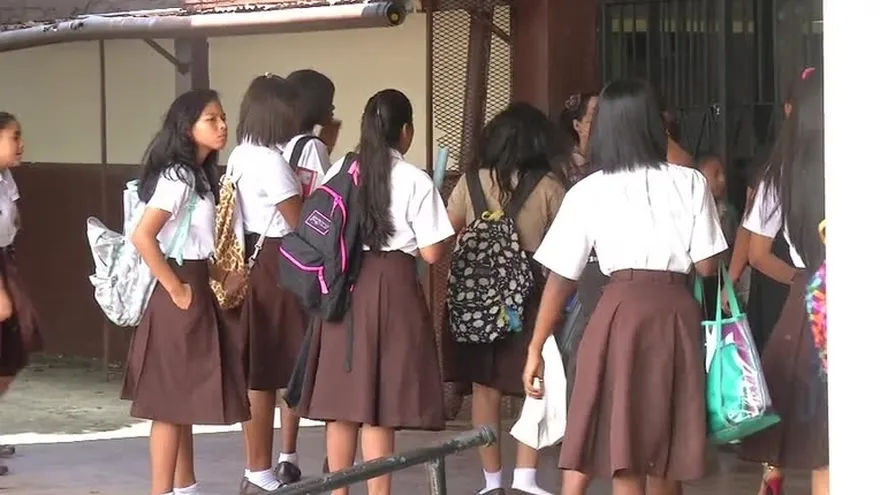 Escuelas han suspendido las clases por el AH1N1