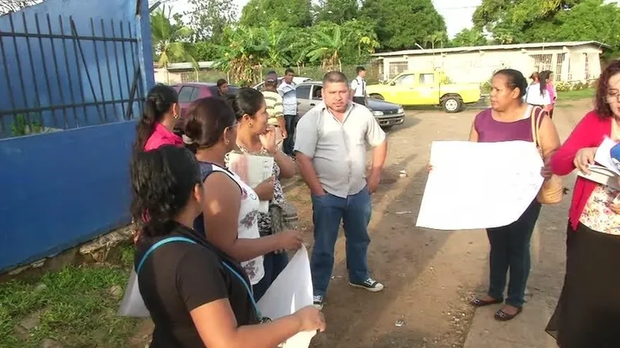 Denuncian maltrato de maestra hacia estudiantes