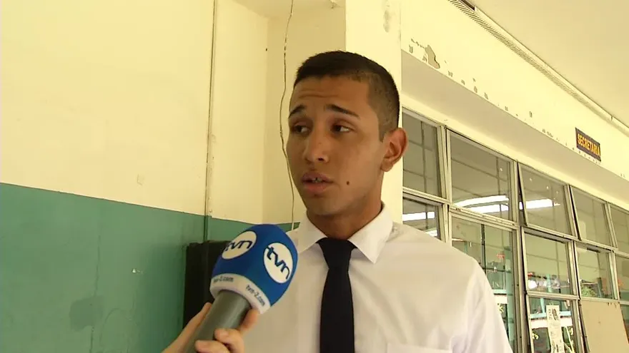 Estudiantes del Instituto América esperan sus laboratorios científicos