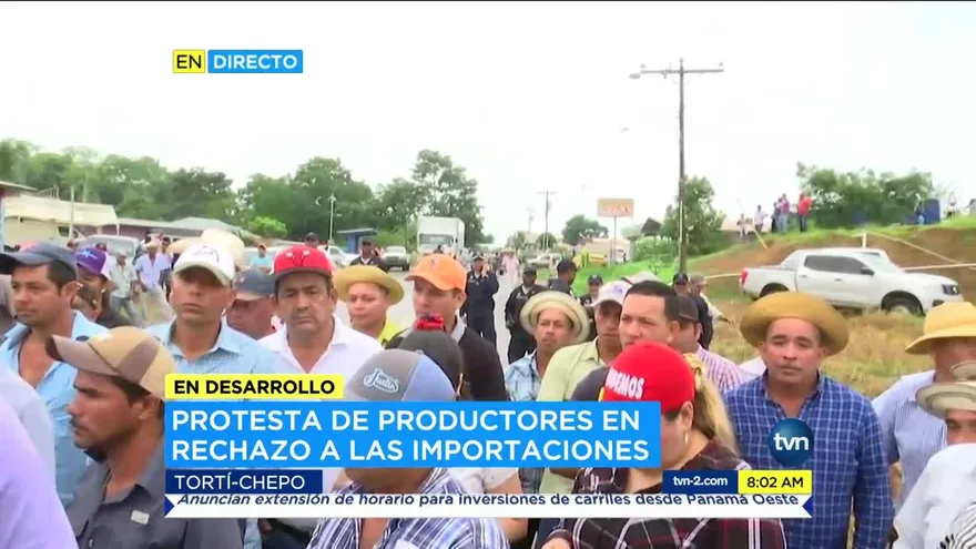 Productores en Tortí de Chepo cierran la vía