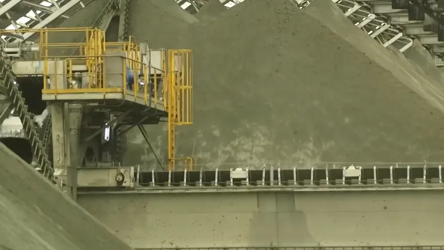 Ejecutivo aplica cambios en el contrato minero