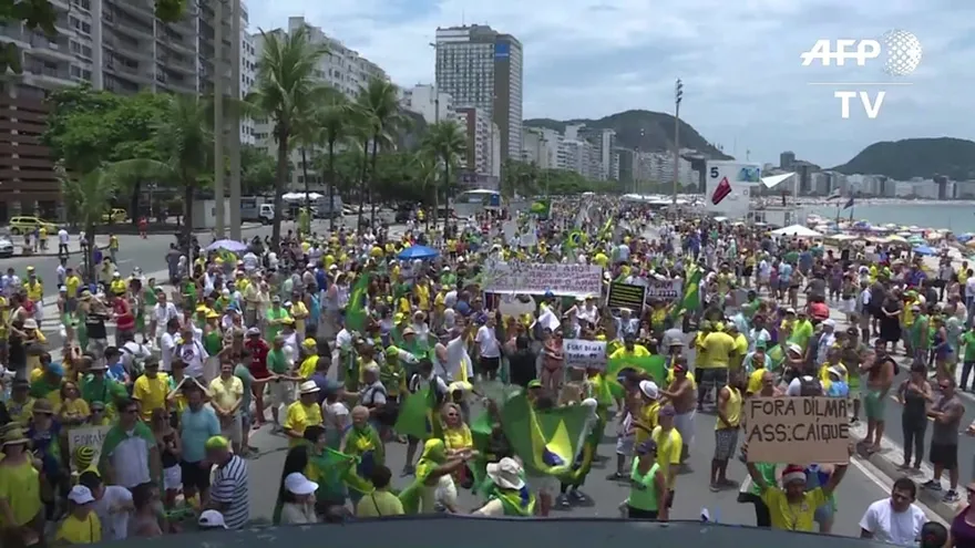Magra asistencia en protestas exigiendo salida de Rousseff