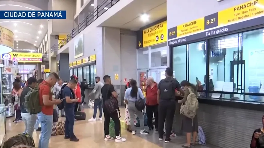 Ruta de buses Panamá-David suspenden servicio debido a bloqueos en Chiriquí