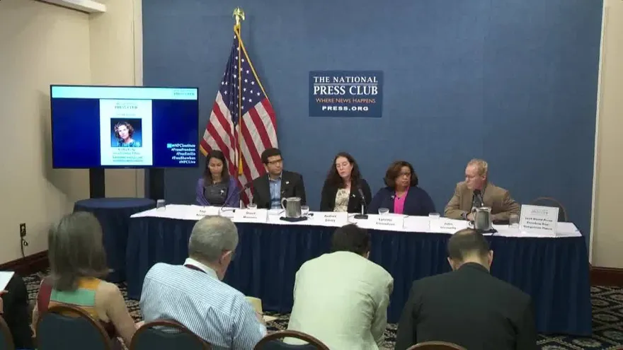 Emilio Gutiérrez, periodista mexicano exiliado en EEUU, recibe beca universitaria