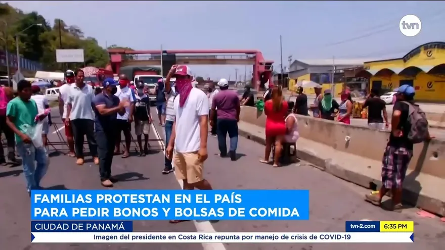 Familias protestan para pedir bonos y bolsas de comida