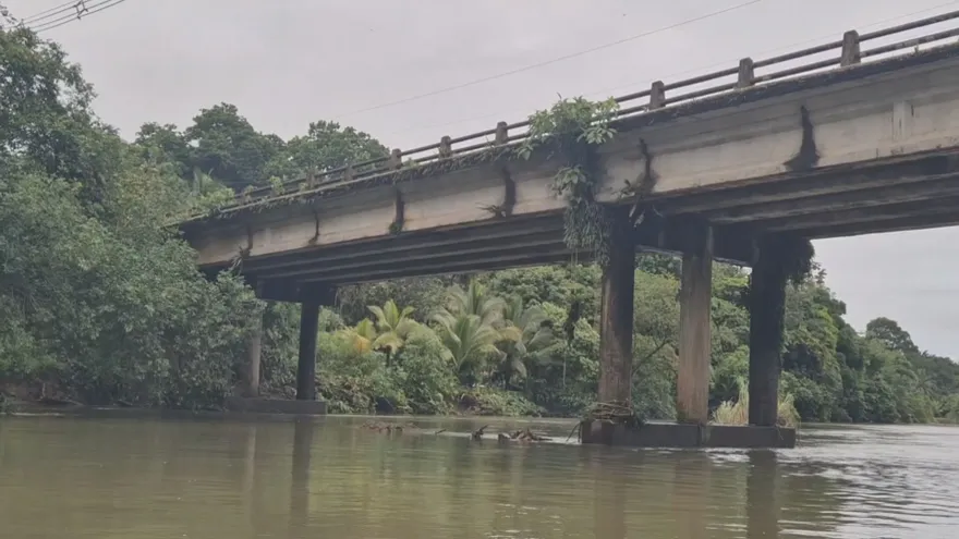Inician rehabilitación del puente sobre el río Guanche tras detectarse una fisura