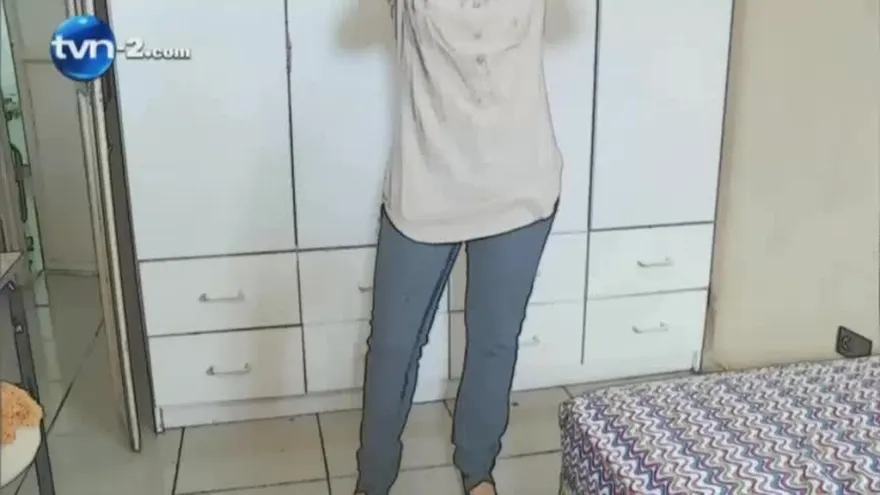 Mujeres Indecisas A La Hora De Vestirse