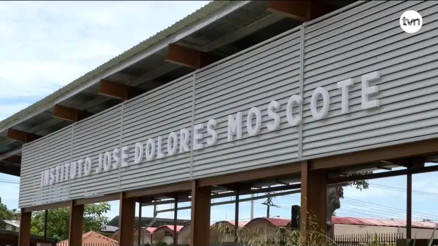 Estudiantes del Moscote esperan respuestas concretas del Meduca