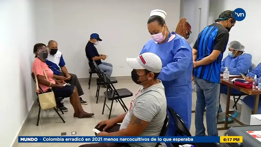 Centros de vacunación en San Miguelito abarrotados tras caso de ómicron